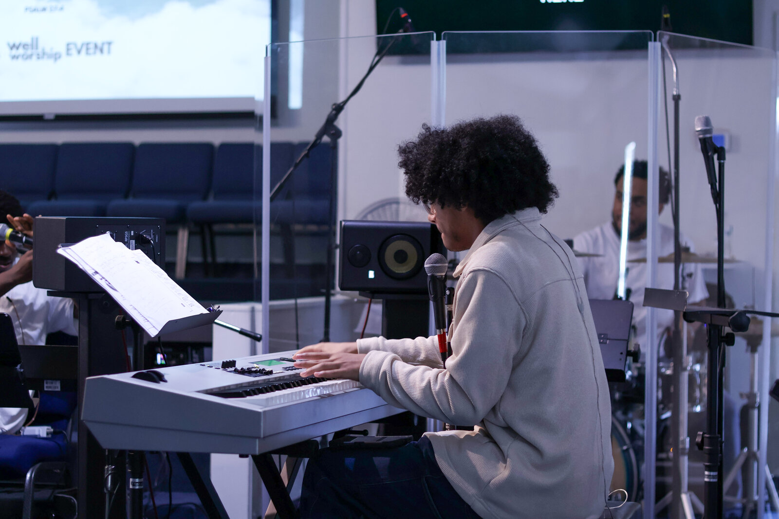 Live music at a Well Worship gathering